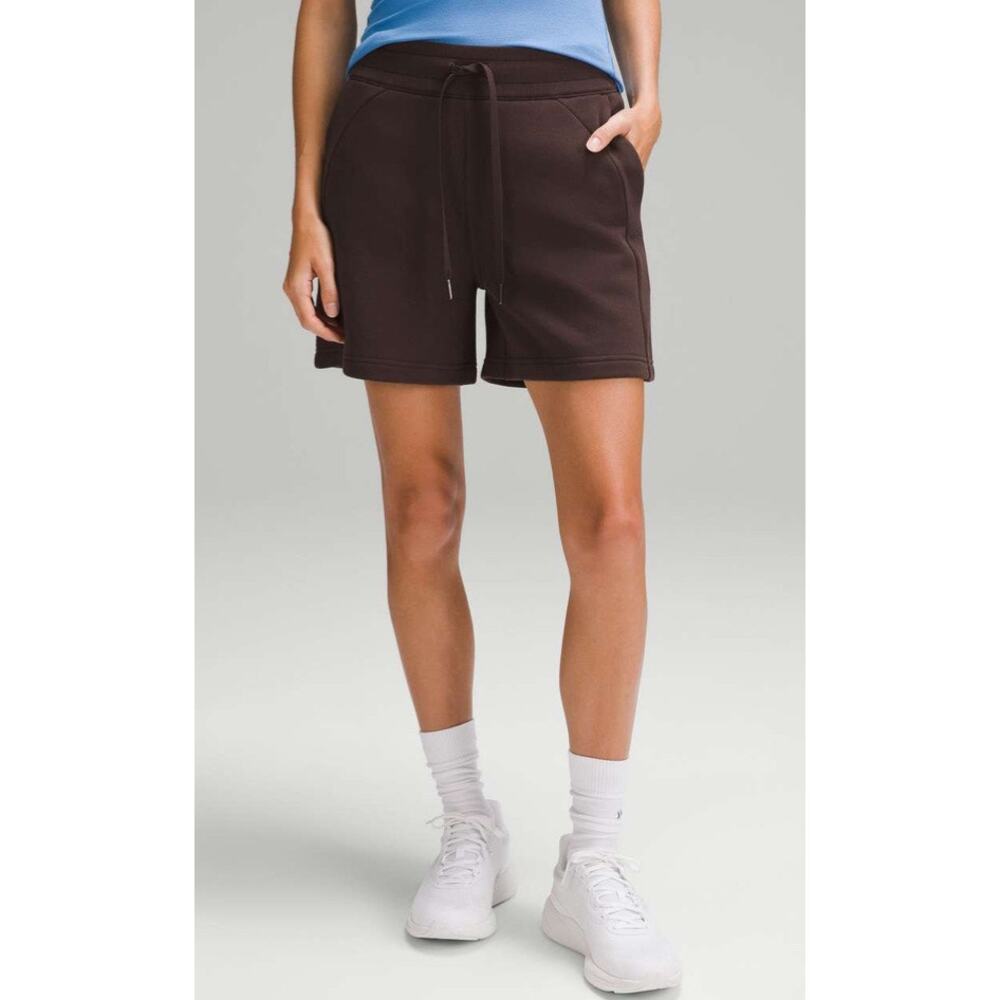 NWT Lululemon Scuba High-Rise Short 5"
Espresso 8 RARE